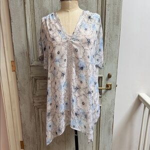 Anthropologie tunic top